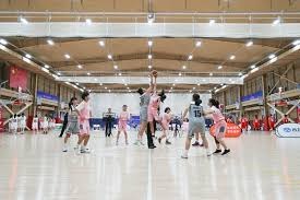 NBA最新传闻：安东尼·戴维斯受伤，老鹰瞄准独行侠内线新目标